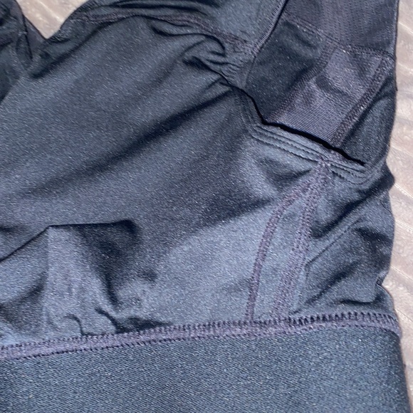 Black Tommie Copper Shoulder Support Sports Bra With Zipper, Size Medium - Picture 9 of 12